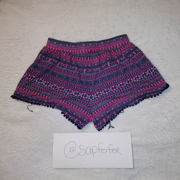 Aztec Pattern Shorts - Picture 2 of 2